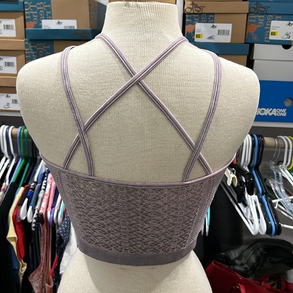 Darling sports top that can be worn as a top. - Picture 3 of 5